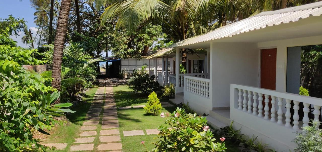 La Riviere Hotel Morjim Exterior photo